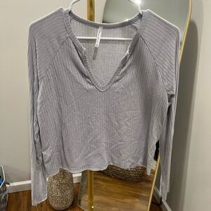 Lightweight v-neck Longsleeve top